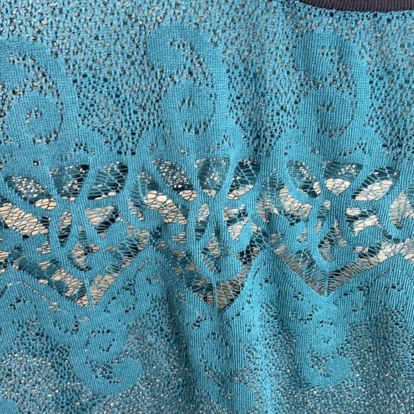 Fabletics Sophia Lace Tunic - Picture 4 of 6